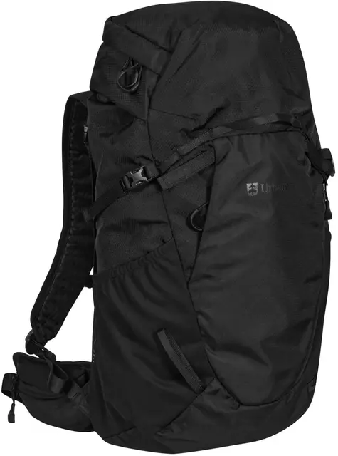 Urberg Luvos Backpack 25L Black Ryggsekk for dagsturer 