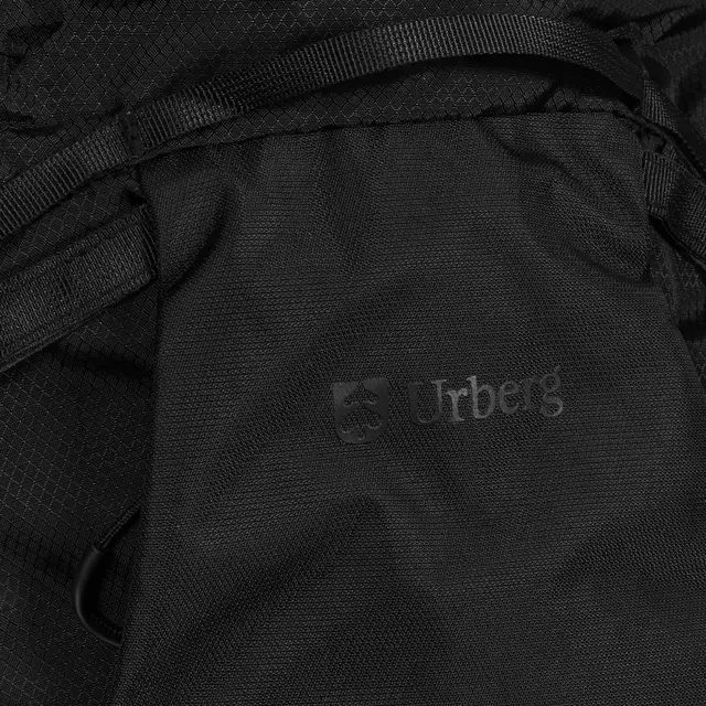 Urberg Luvos Backpack 25L Black Ryggsekk for dagsturer 