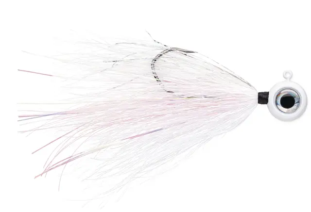 VMC Moontail Jigs White 10,5g Jigghoder utstyrt med bucktail og flash 